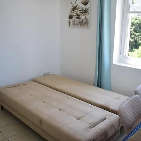 Lovely View Apartman *